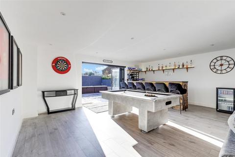 undefined, Holly Avenue, Nottingham NG11