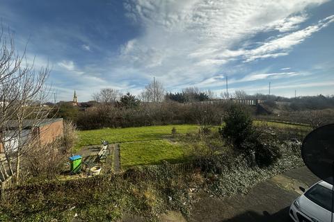 2 bedroom flat to rent, Harwal Road, Redcar TS10