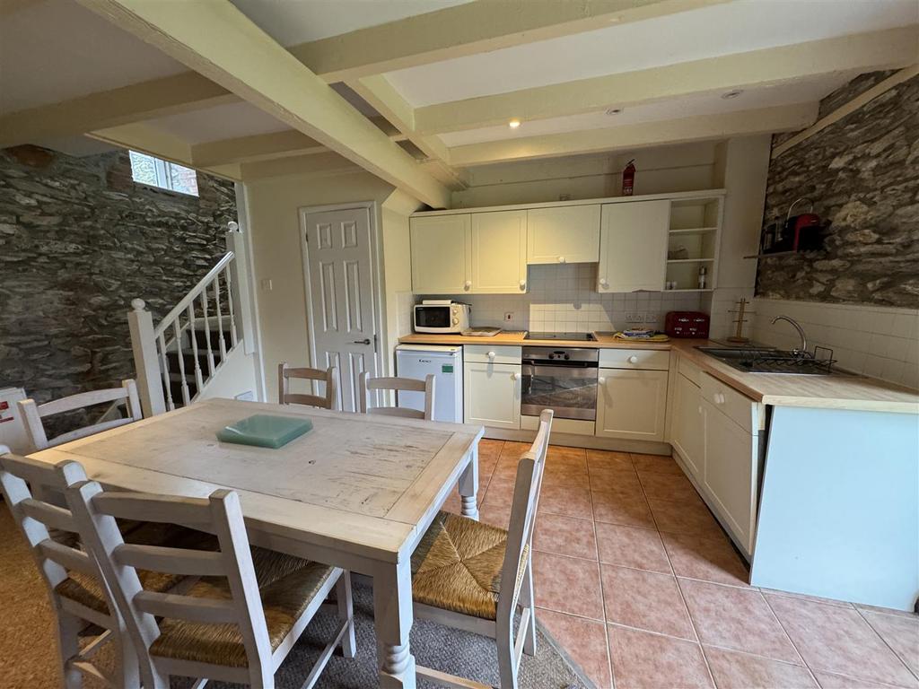Kitchen.JPG