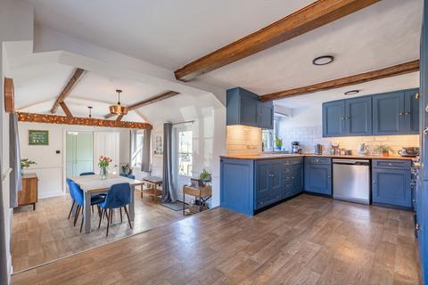 7 bedroom farm house for sale, Honingham