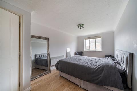 82 Fairway Drive, London, SE28 8QL