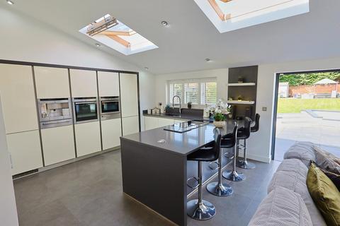 4 bedroom detached house for sale, Hawkes Mill Lane, Allesley, Coventry - Detached Garden Room