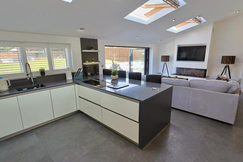 4 bedroom detached house for sale, Hawkes Mill Lane, Allesley, Coventry - Detached Garden Room
