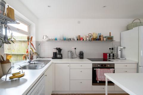 4 Ravens Mews, London, SE12 8ER