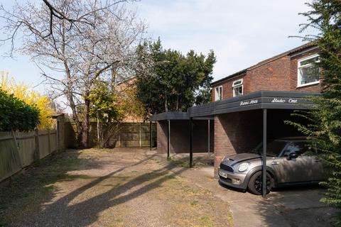 4 Ravens Mews, London, SE12 8ER