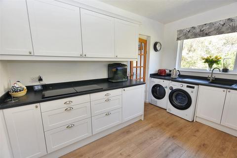 2 Nancevallon, Higher Brea, Camborne, TR14 9DE