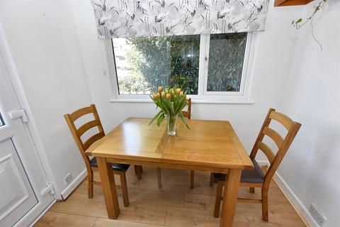 2 Nancevallon, Higher Brea, Camborne, TR14 9DE