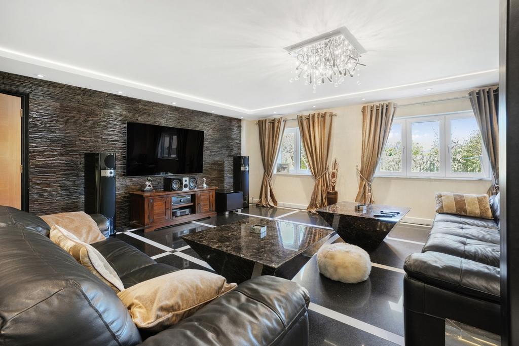 Lounge/Dining Room