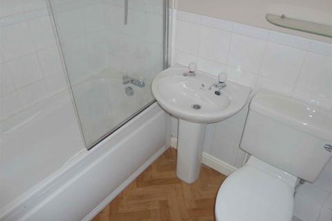 2 bedroom mews to rent, Merrivale Close, Kettering NN15