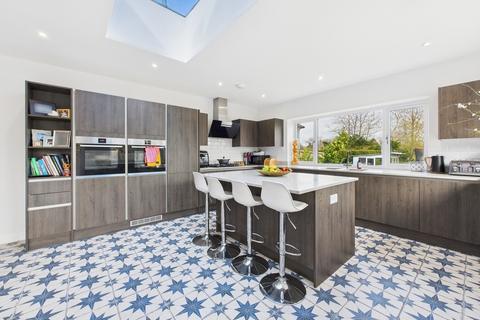 4 bedroom detached house for sale, Heol Wen, Cardiff. CF14