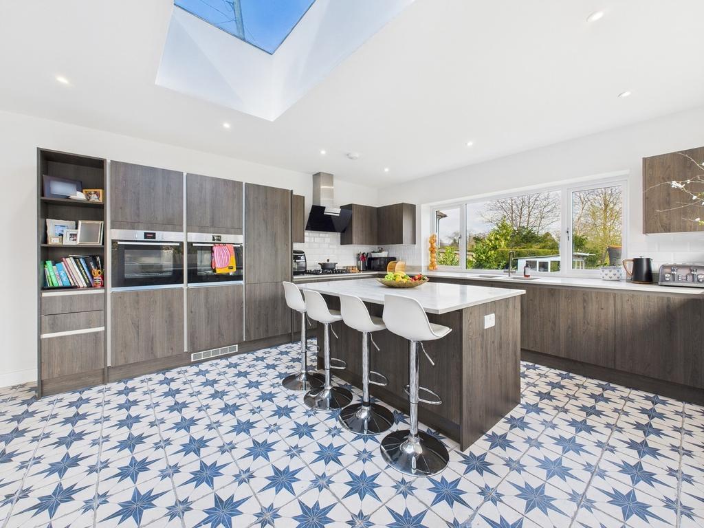 Kitchen/Breakfast Area