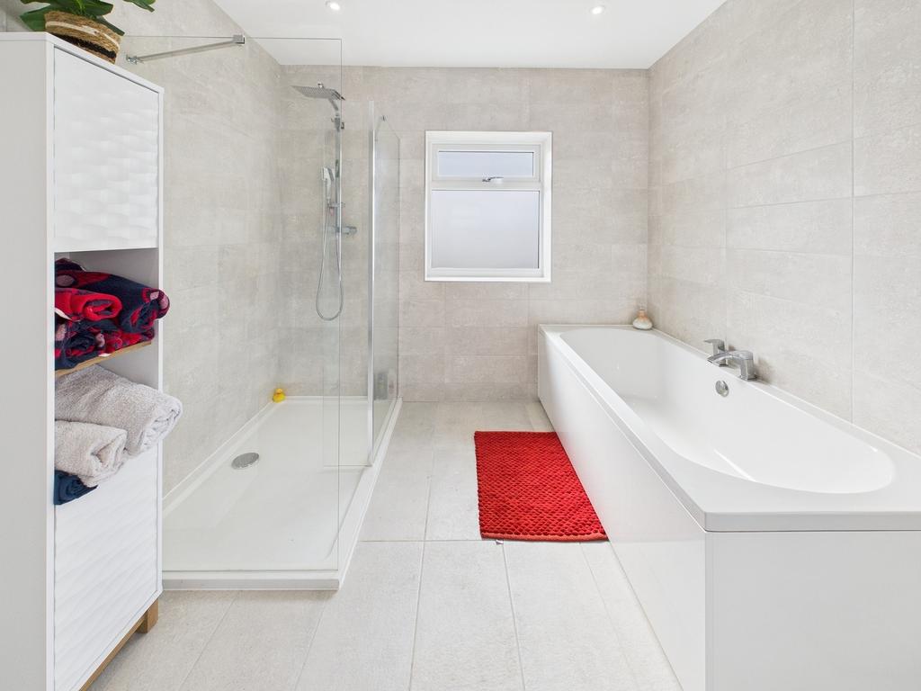 Bath/Shower Room