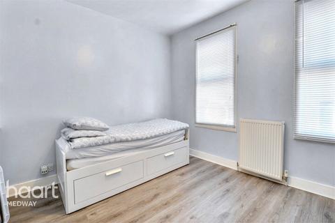 1 bedroom in a house share to rent, Moore Street, ROCHESTER