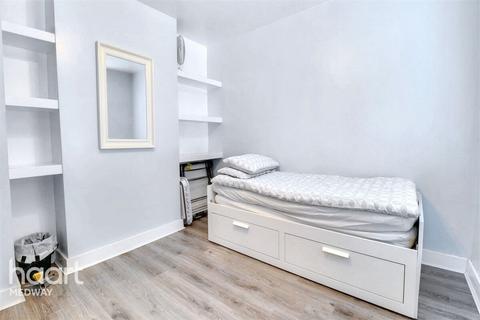 1 bedroom in a house share to rent, Moore Street, ROCHESTER