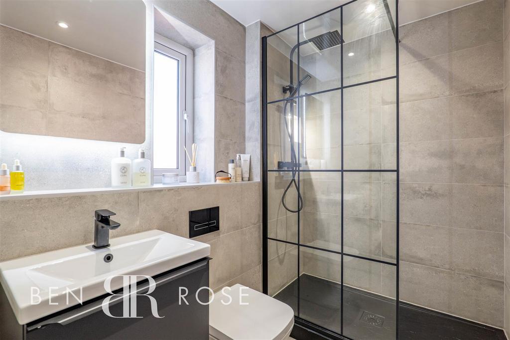 Master Bedroom Ensuite