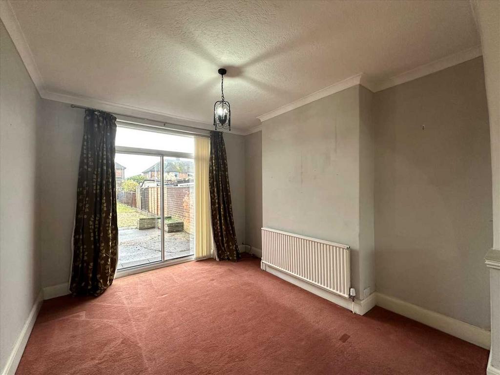 Bedroom 1: