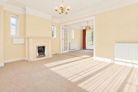 3 bedroom detached bungalow to rent, Buckland Grove, Highcliffe, Dorset. BH23 4RS