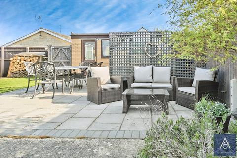 7 Bridgewater Crescent, Brackley, NN13 6DB