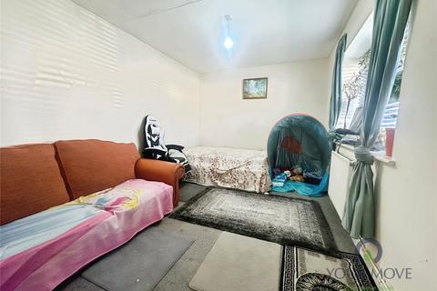 3 bedroom semi-detached house for sale, Middlepark Road, West Midlands DY1