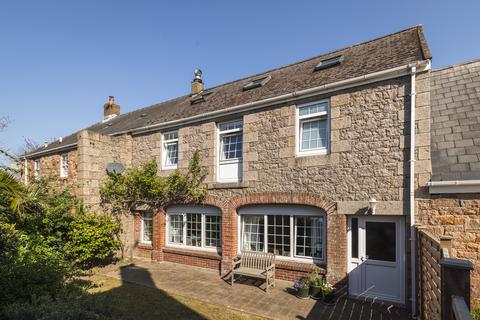 3 bedroom terraced house for sale, La Rue De La Blanche Pierre, St. Lawrence, Jersey