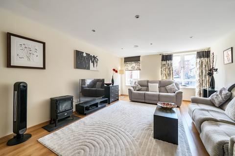 2 bedroom flat for sale, Martyr Road, Guildford, GU1