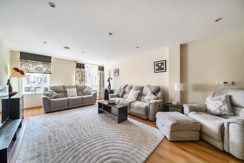 2 bedroom flat for sale, Martyr Road, Guildford, GU1