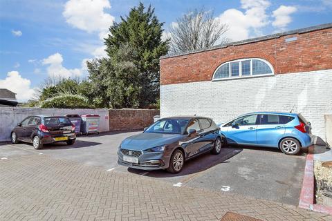 1 bedroom ground floor flat for sale, Wellington Court, Havant PO9