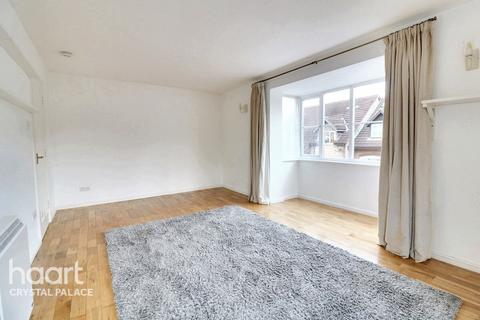 undefined, Orchard Grove, London