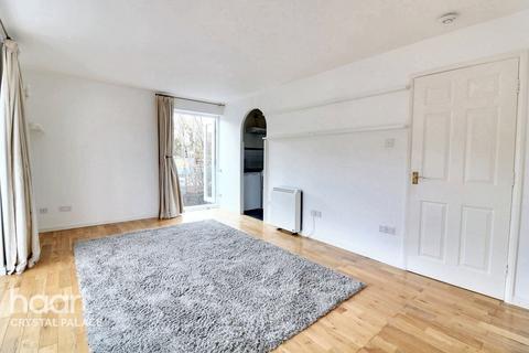 undefined, Orchard Grove, London