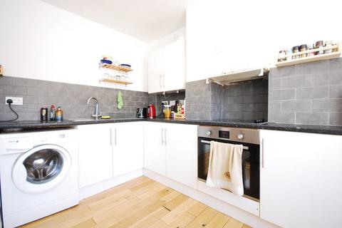 3 bedroom property to rent, Coverton Road, London SW17