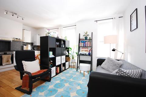 3 bedroom property to rent, Coverton Road, London SW17