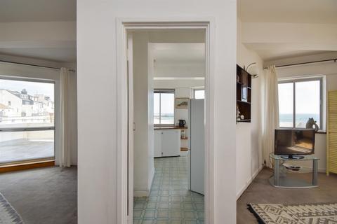 2 bedroom flat for sale, Marine Court, St. Leonards-On-Sea TN38