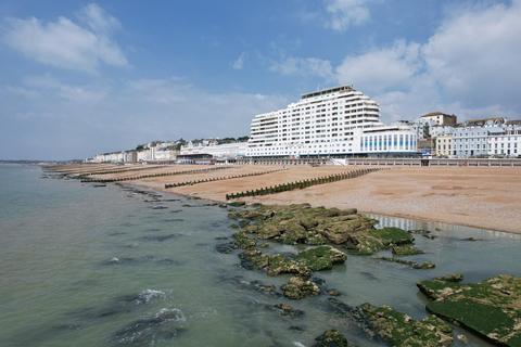 2 bedroom flat for sale, Marine Court, St. Leonards-On-Sea TN38