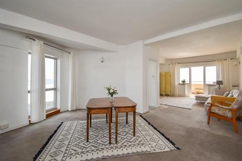 2 bedroom flat for sale, Marine Court, St. Leonards-On-Sea TN38