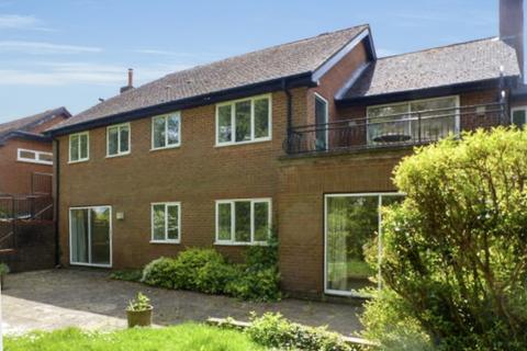 17 Bishops Drive, East Harnham, Salisbury, SP2 8NZ