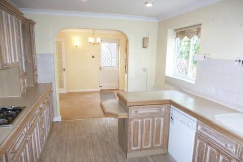 17 Bishops Drive, East Harnham, Salisbury, SP2 8NZ
