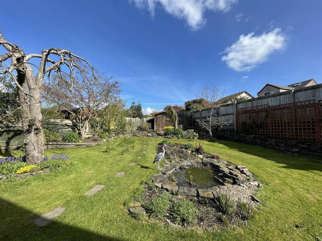 Garden to rear