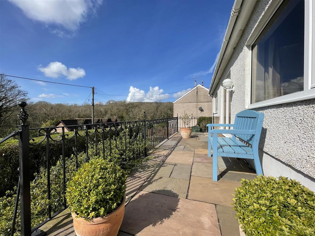 Front garden patio