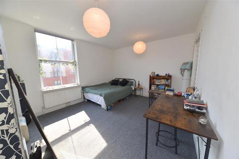 2 bedroom terraced house for sale, High Street, Birmingham B17