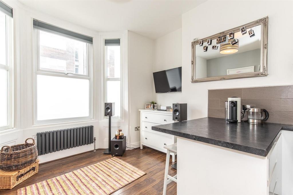 Sitting Room/Kitchen