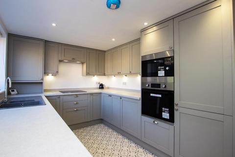 52 Carr Road, Darwen, BB3 2DW