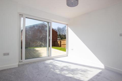 52 Carr Road, Darwen, BB3 2DW