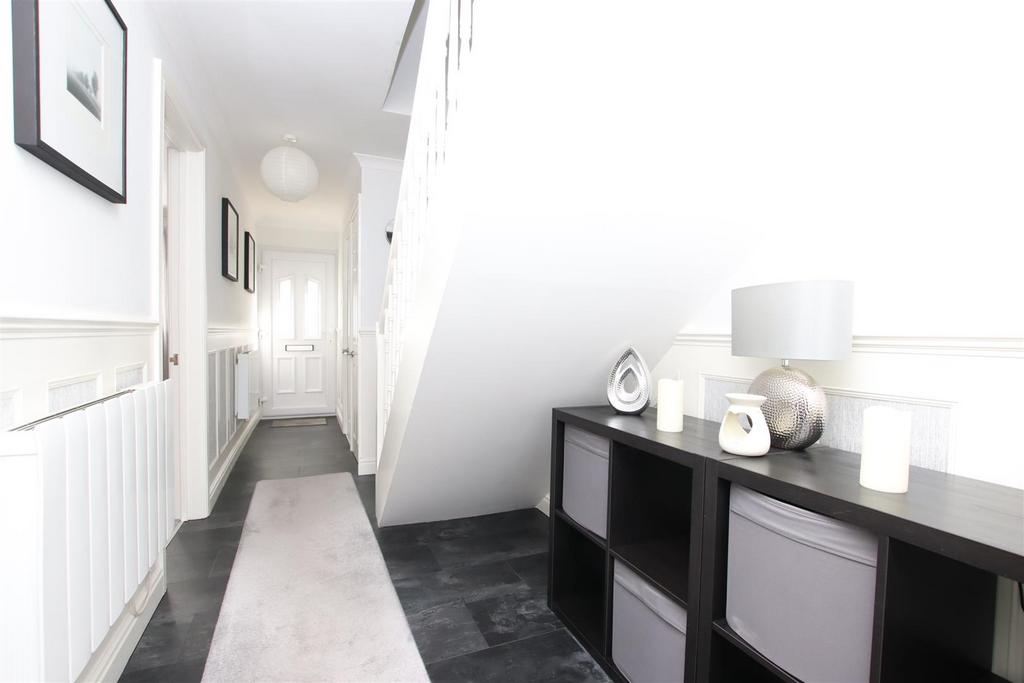Entrance hallway.JPG