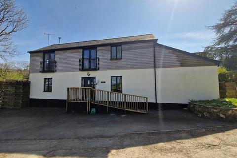 3 bedroom detached house to rent, Sparnock, Truro