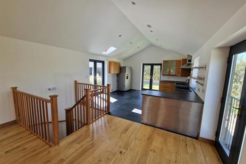 3 bedroom detached house to rent, Sparnock, Truro