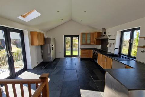 3 bedroom detached house to rent, Sparnock, Truro