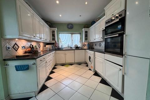 undefined, Millway, Mill Hill, NW7