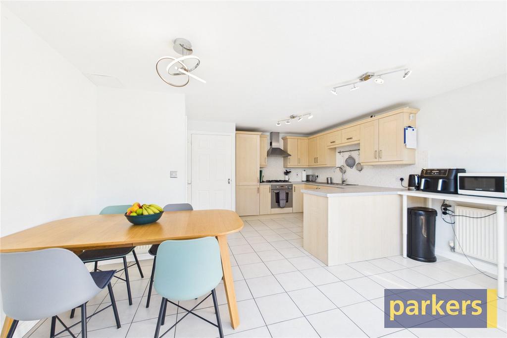 Kitchen/Dining