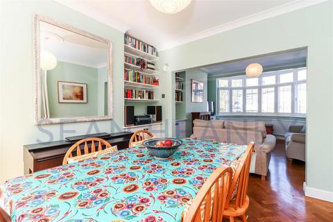 18 Woodfield Drive, East Barnet, Barnet, EN4 8PA