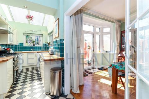18 Woodfield Drive, East Barnet, Barnet, EN4 8PA